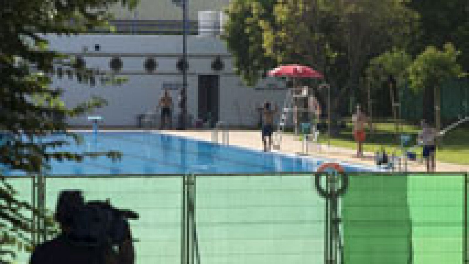 Telediario 1: Los ahogamientos en la piscina o en el mar se han duplicado en lo que va de verano | RTVE Play