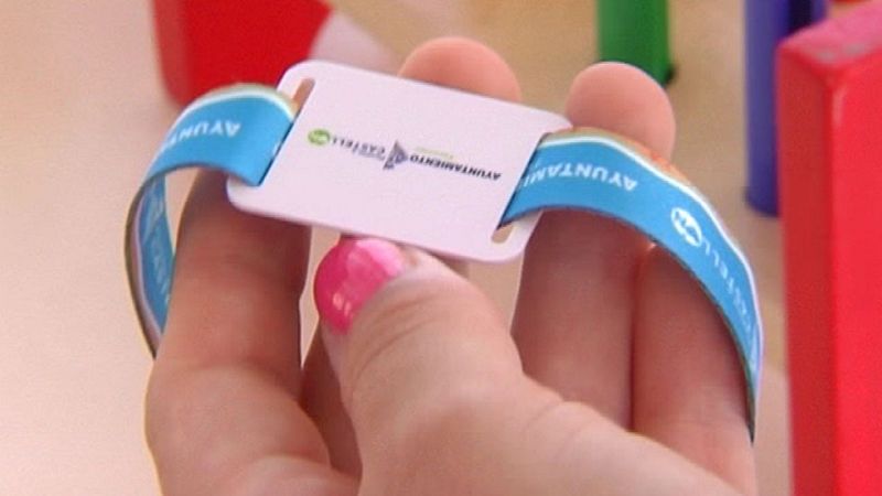 Pulseras inteligentes para los niños perdidos en las playas de Castellón