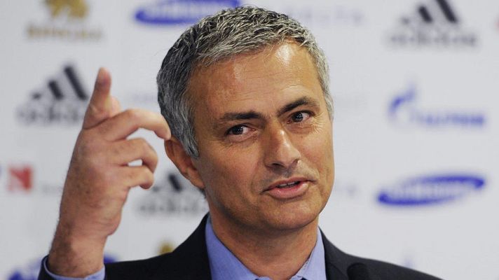 Telediario 1 - Mourinho critica los 2,5 millones de euros que cobrará Casillas en el Oporto