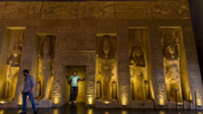 Exhiben réplicas de los templos de Ramsés II en Sevilla