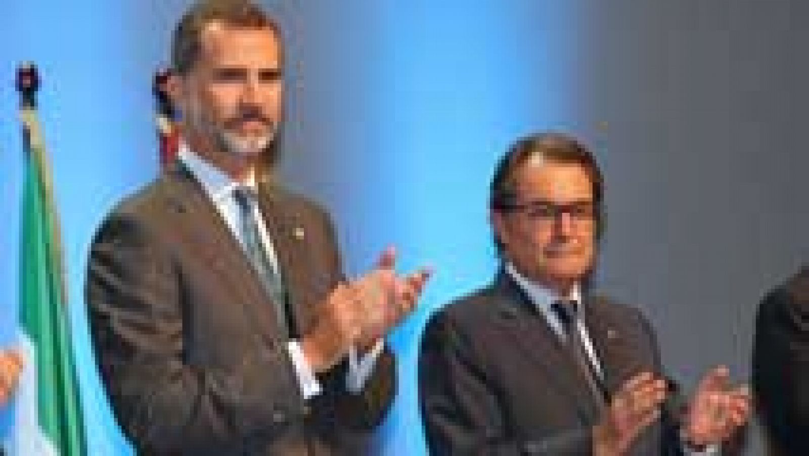 Don Felipe y Artur Mas juntos en la entrega de despachos a la nueva promoción de jueces