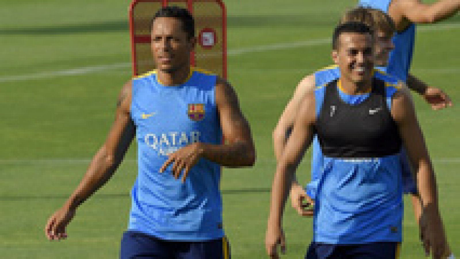 Telediario 1: Se disparan los rumores sobre la salida del Barcelona de Pedro y Adriano | RTVE Play