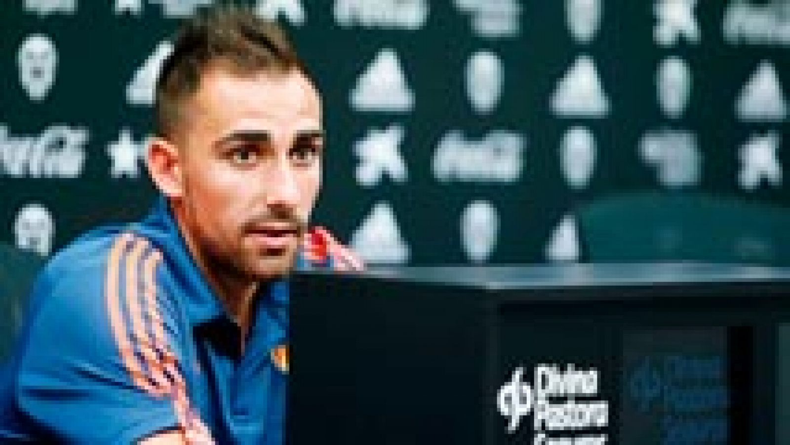 Telediario 1: Alcácer: "Me encantaría que Otamendi se quedase en el Valencia" | RTVE Play