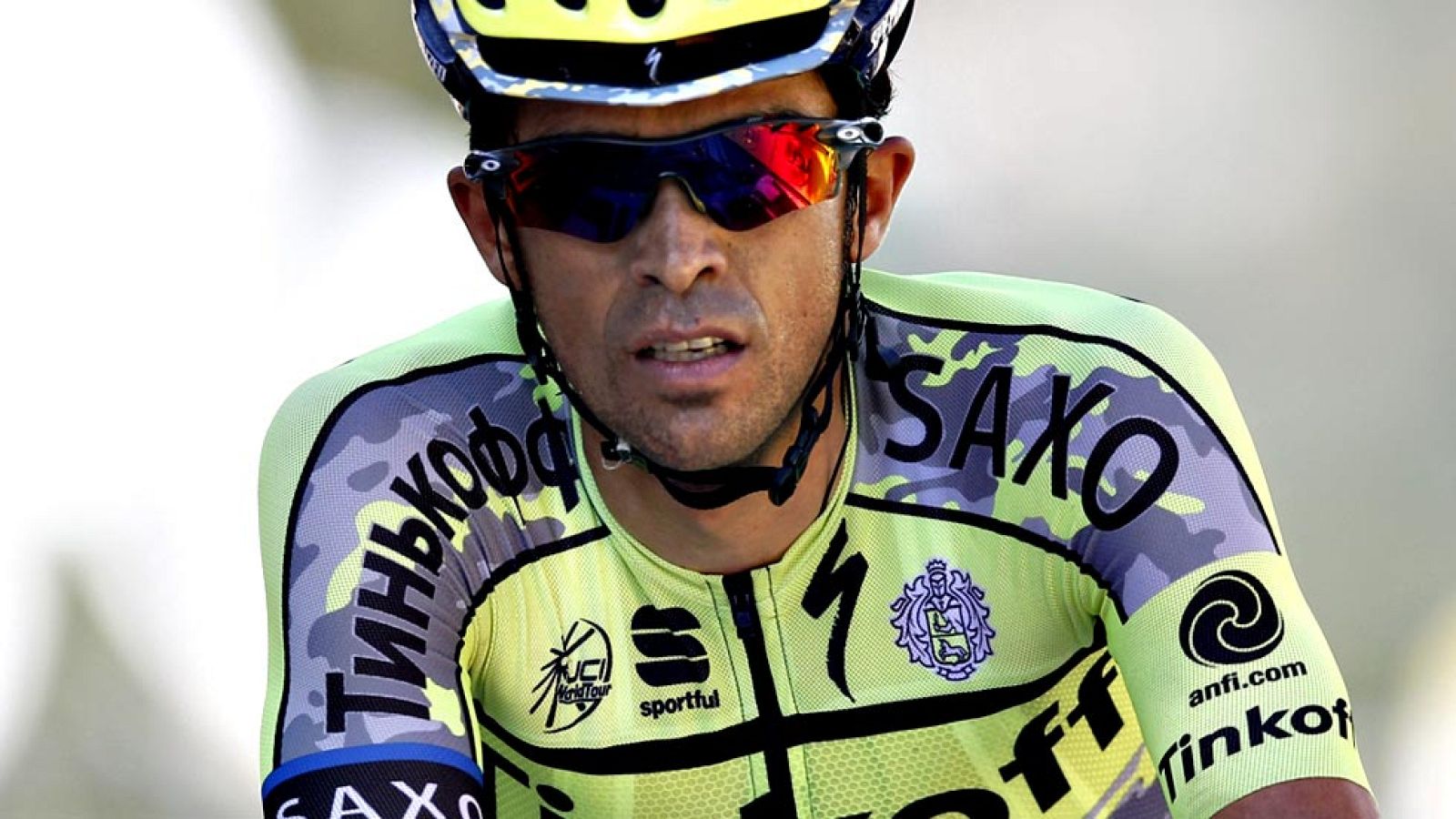 El español Alberto Contador reconoció este jueves que la victoria final del Tour de Francia no es posible, pero indicó que intentará subir al podio final de los Campos Elíseos. "En la posición que estoy e la general no es la que más me gusta (...) Va