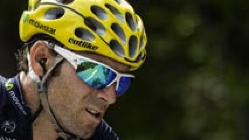 Alejandro Valverde ha superado sin descolgarse su primer mal día en este Tour de Francia y se mantiene en la tercera plaza de la general. Sobre un posible pique con Contador, el murciano ha dicho que es solamente derpotivo.