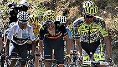 Este viernes de nuevo cita con la alta montaa. La decimonovena etapa entre Saint Jean de Maurienne y La Toussuire, de solo 138 kilmetros, incluye la Croix de Fer y un final en alto tras 18 kms de ascenso al 6,1 por ciento.