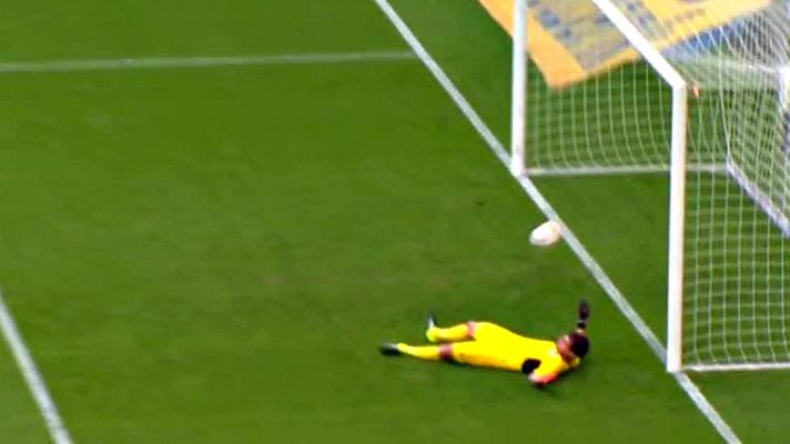  - Casillas encaja su primer gol con el Oporto