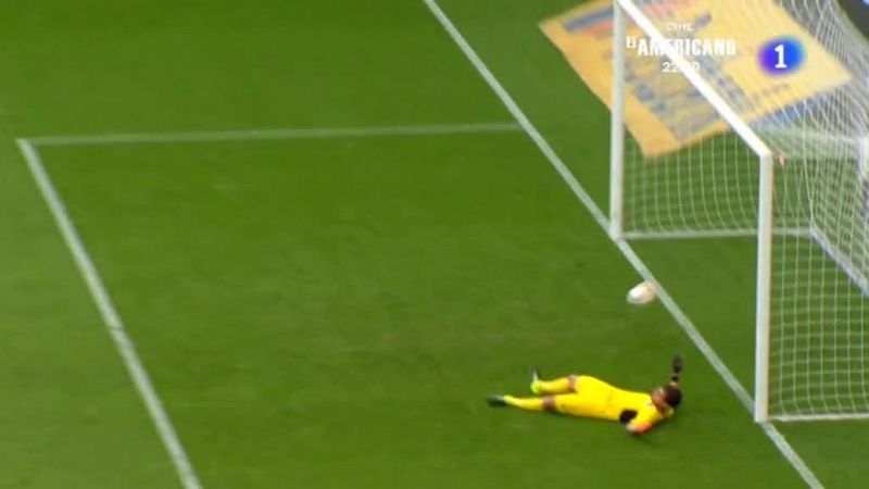 Casillas encaja su primer gol con el Oporto