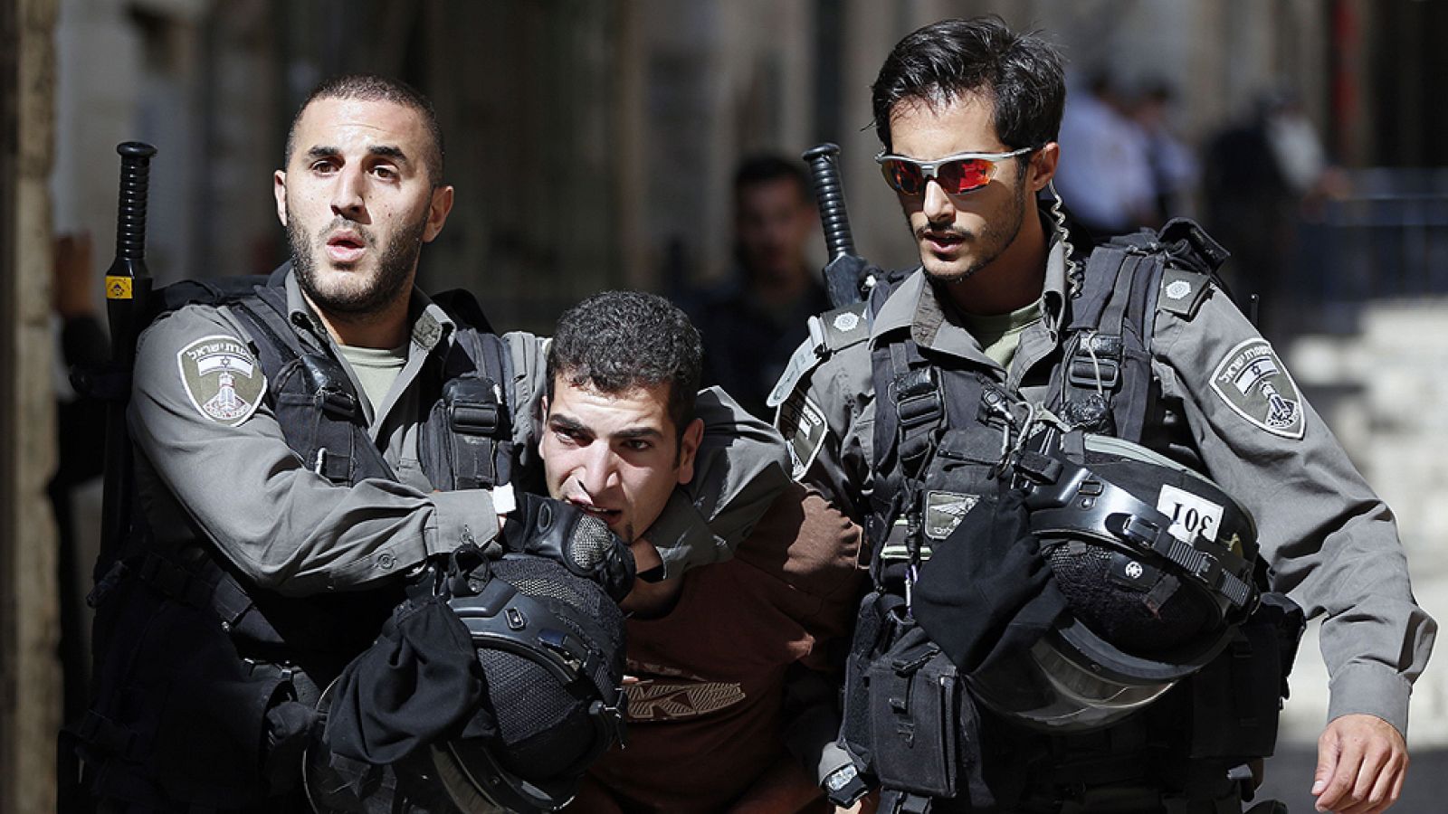 Enfrentamientos entre palestinos y la Policía israelí en la Explanada de las Mezquitas