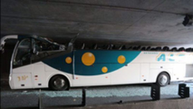 Un autobús con estudiantes españoles sufre un accidente en el norte de Francia