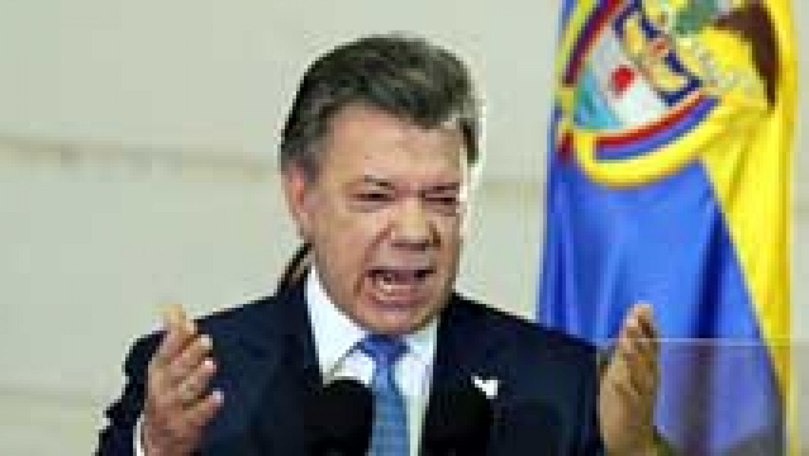 Telediario 1: Juan Manuel Santos ordena la suspensión de los bombardeos aéreos contra la guerrilla de las FARC | RTVE Play