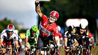 El británico Chris Froome (Sky) se ha proclamado vencedor de la 102 edición del Tour de Francia una vez finalizada la vigésimo primera y última etapa disputada entre Sèvres y París, de 109 kilómetros, en la que se impuso el alemán André Greipel (Lott