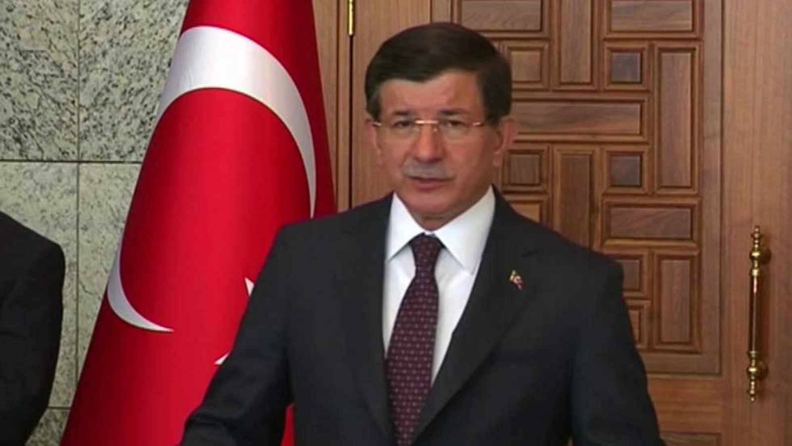 Turquía descarta desplegar tropas en Siria y convoca a la OTAN ante la "amenaza" terrorista