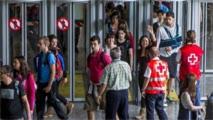Los pasajeros del autobús accidentado en Lille regresan a España