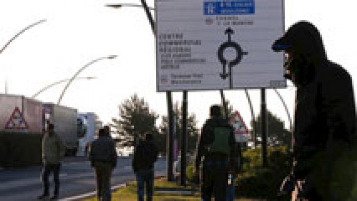 Muere uno de los 1.500 extranjeros que trataban de cruzar el túnel bajo el Canal de la Mancha