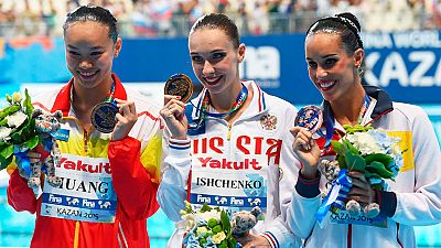 Ona Carbonell ha logrado la medalla de bronce en el ejercicio solo libre (94.900) y se alza con su segunda medalla en el Mundial de Nataci�n de Kaz�n 2015, tras la presea de plata obtenida en el solo t�cnico del pasado lunes. El oro fue para la rusa Natalia Ishchenko, que regres� a lo grande (97.233) tras su reciente maternidad. La plata se la llev� la china Xuechen Huang (95.700).