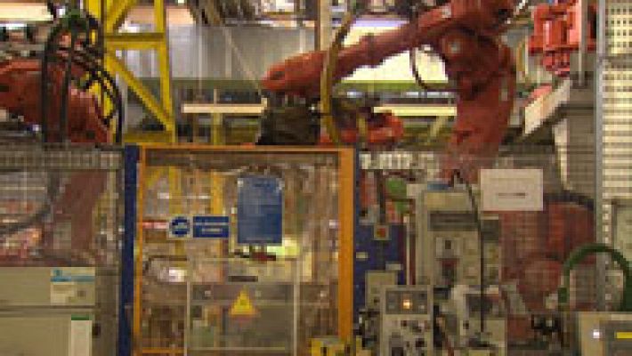 Telediario 1 - La economía española creció un 1% en el segundo trimestre de 2015