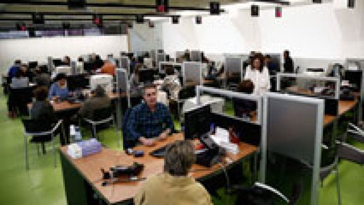 Telediario 1 - Los funcionarios tendrán una subida salarial del 1% en 2016