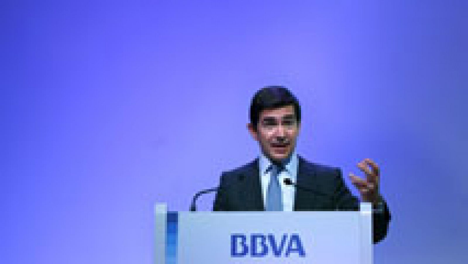 Telediario 1: El BBVA duplicó sus beneficios y ganó 2.759 millones de euros hasta junio | RTVE Play