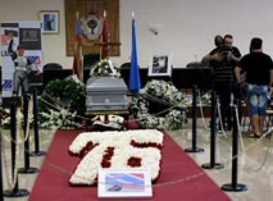 Telediario 1 - Llegan a España los restos mortales de los pilotos españoles fallecidos