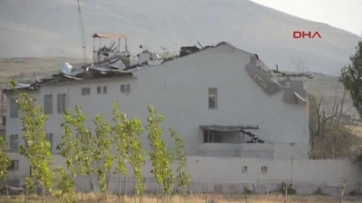 Telediario 1 - Dos militares turcos han muerto en el este del país