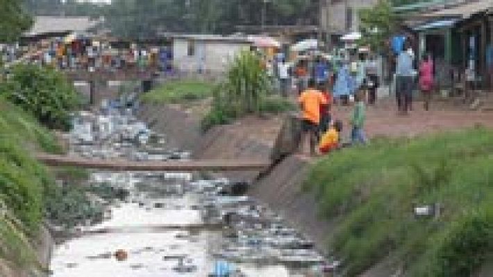 Telediario 1 - Desarrollan un dispositivo que permite detectar la malaria