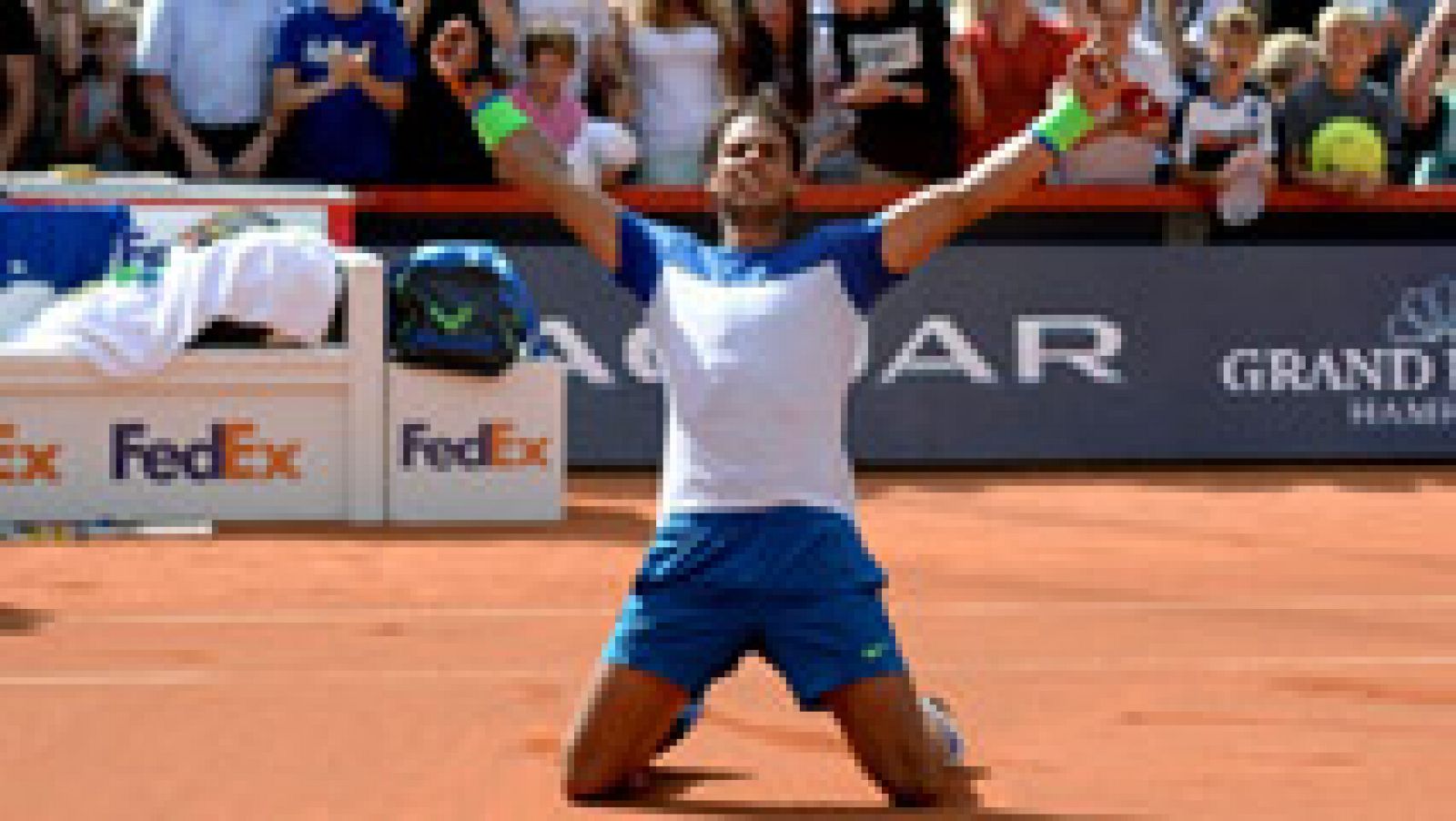 El tenista español Rafa Nadal se ha impuesto a Fognini en la final del torneo de Hamburgo por un doble 7-5 y ha levantado su tercer torneo de la temporada.