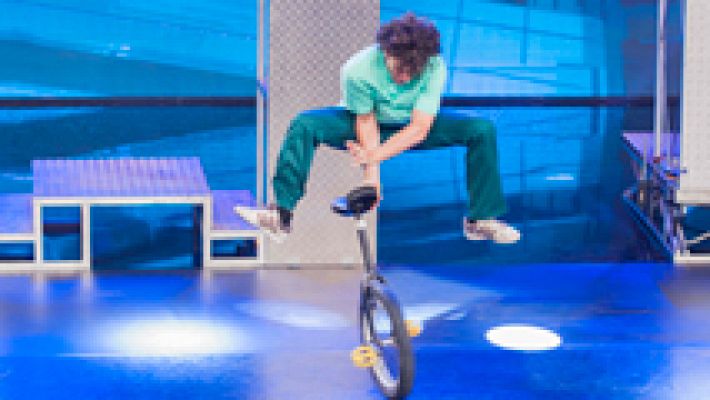 Aleix y Rubén en monociclo