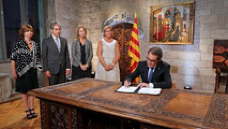 Mas firma el decreto para convocar las elecciones catalanas del 27 de septiembre