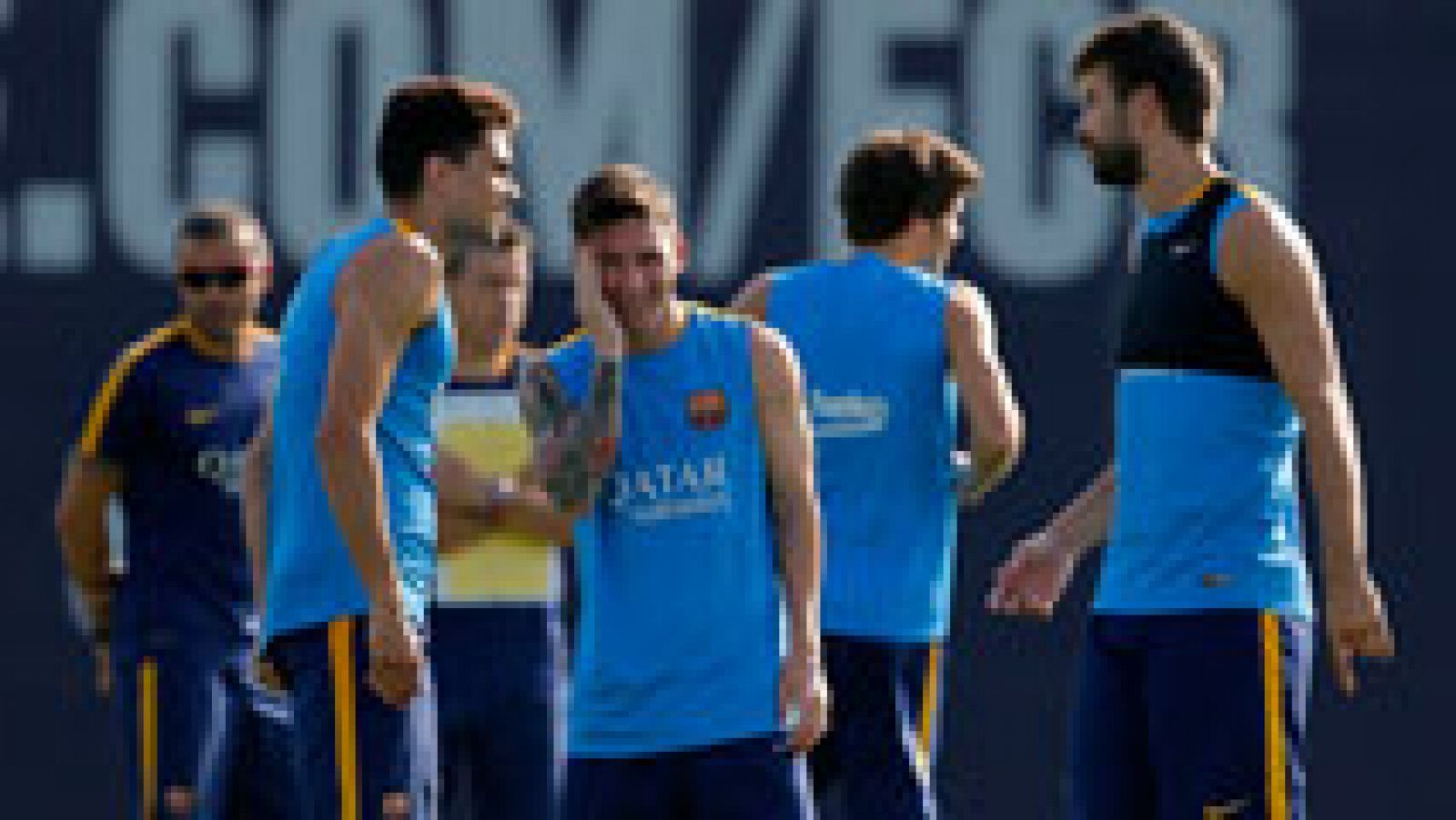 Telediario 1: Último ensayo del Barça contra el Roma antes de la Supercopa de Europa | RTVE Play