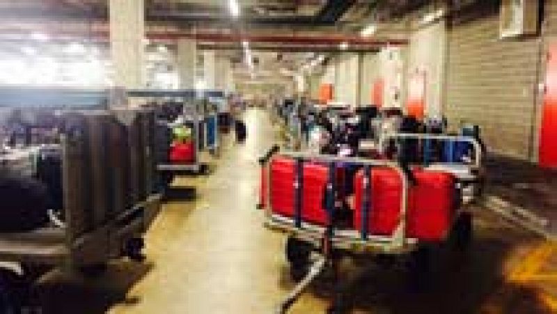 Vueling acumula 2.400 maletas en el aeropuerto de Barcelona-El Prat a la espera de encontrar dueño