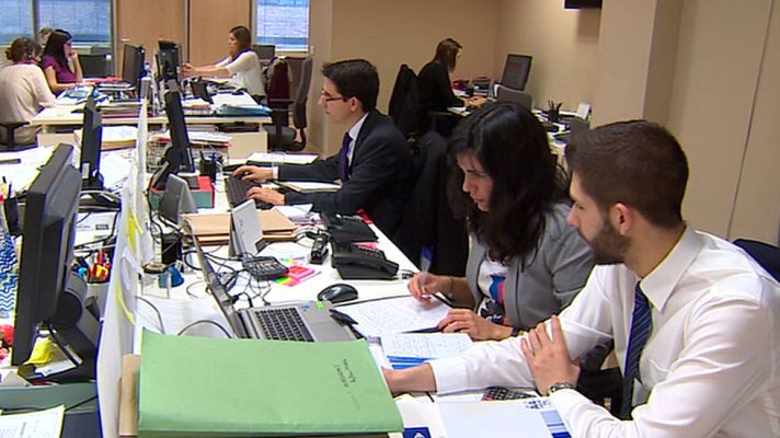 Telediario 1 - Alto nivel de estudios, idiomas y experiencia internacional, el perfil más demandado por las empresas