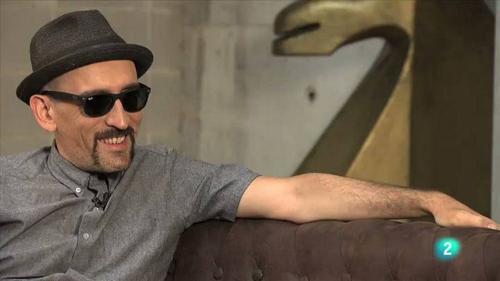 2 Many Clips  - Entrevista amb Lalo López, baixista de la Fundación Tony Manero