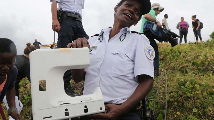 La tarde en 24h - Los restos hallados  en Reunión son del MH370 desaparecido