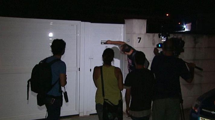 Informativo 24h - Investigan la muerte de un matrimonio y sus dos hijos menores en Castelldefels, en Barcelona