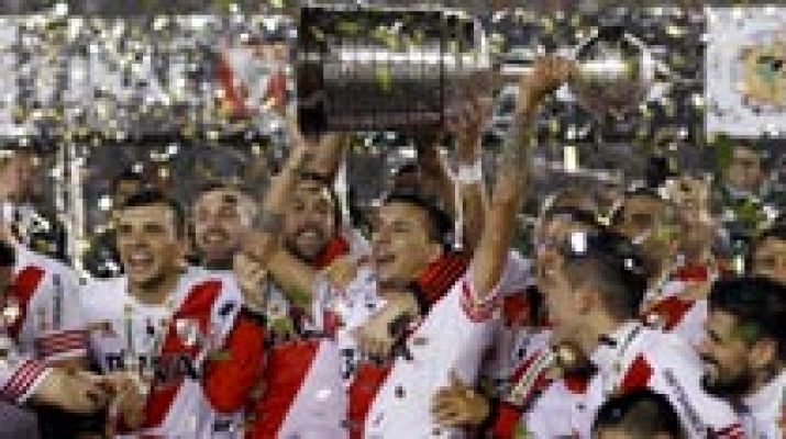 Telediario 1 - River conquista la Copa Libertadores diecinueve años después