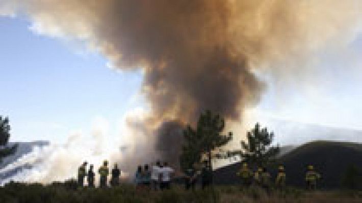 Arden casi 6.000 hectáreas en Cáceres y Murcia