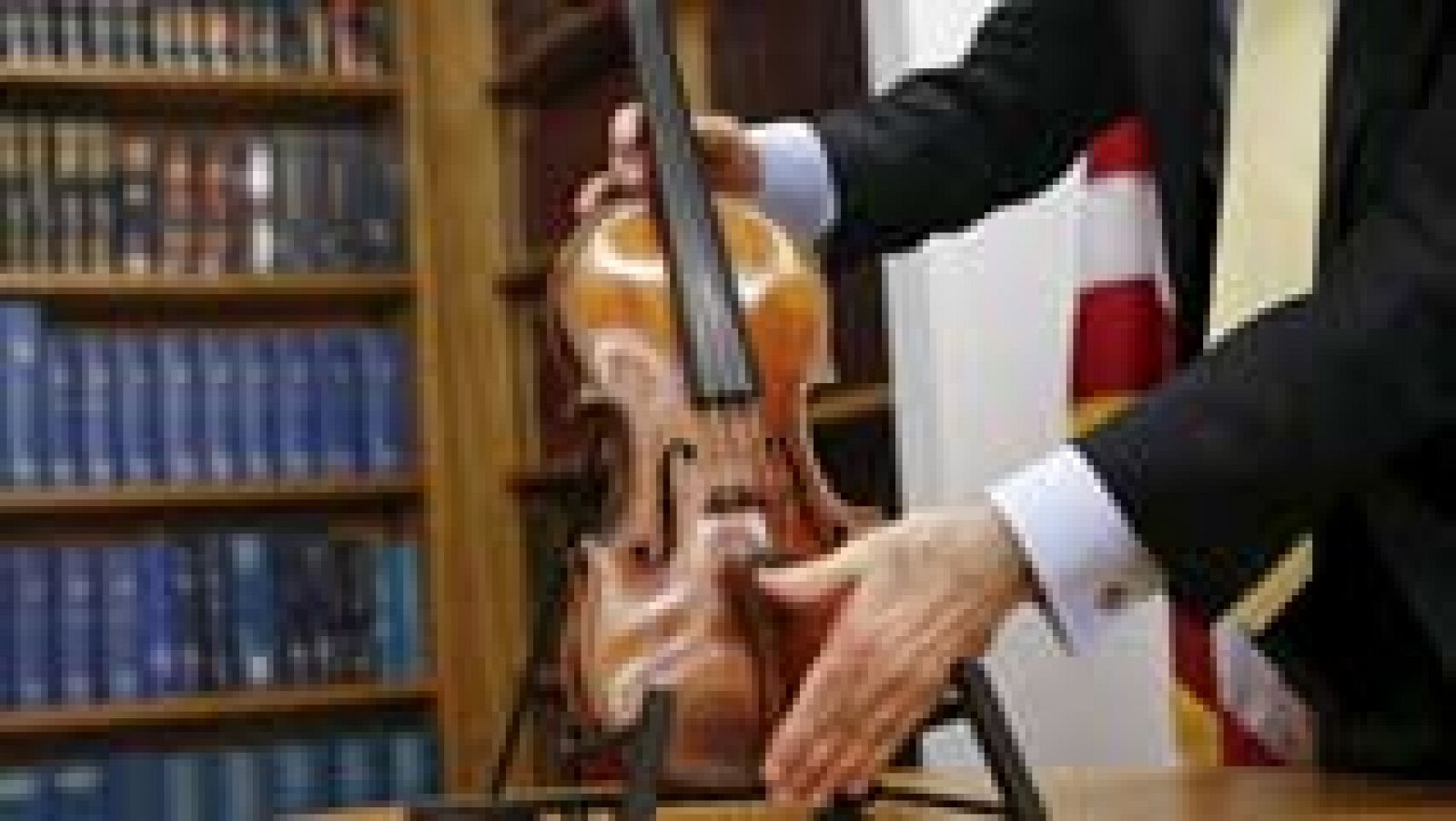 Telediario 1: Recuperado un Stradivarius 35 años después de su robo  | RTVE Play