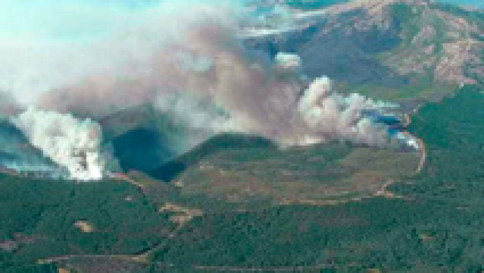 Telediario 1: El viento complica el incendio de Gata, en Cáceres | RTVE Play