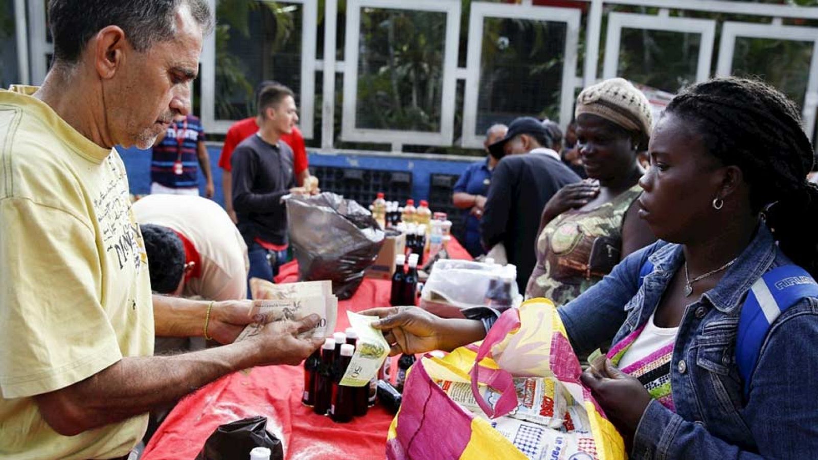 Empeora el desabastecimiento de productos farmacéuticos y de higiene en Venezuela