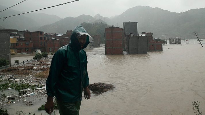Informativo 24h - El tifón Soudelor deja varios muertos a su paso por China
