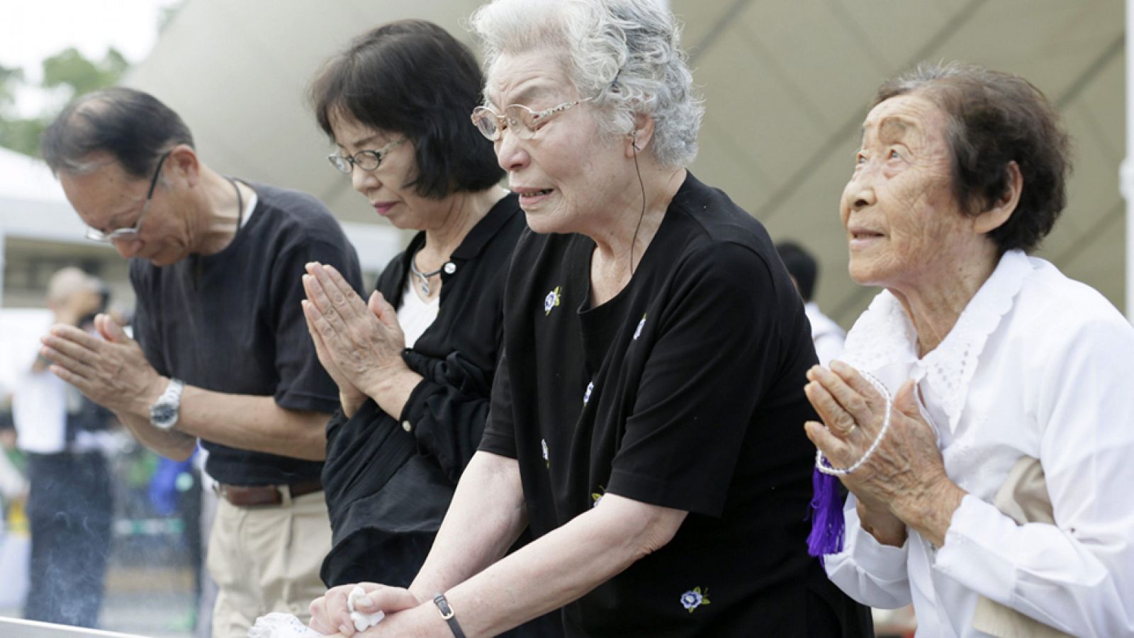 Japón promete mantener los principios antinucleares  en el aniversario de Nagasaki