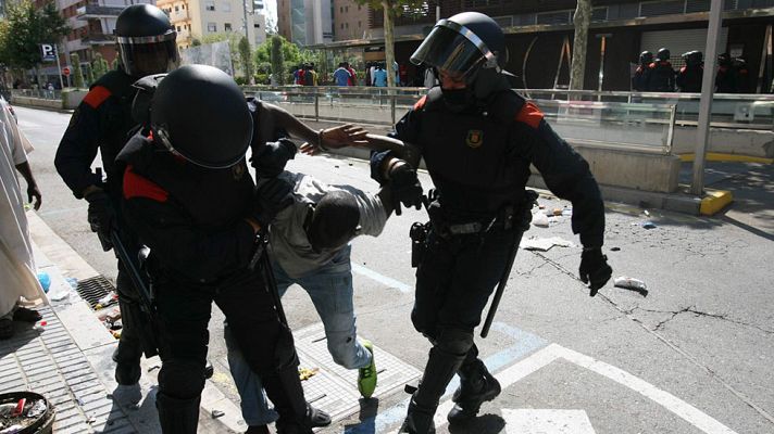 Telediario 1 - Protestas en Salou tras la muerte de un senegalés