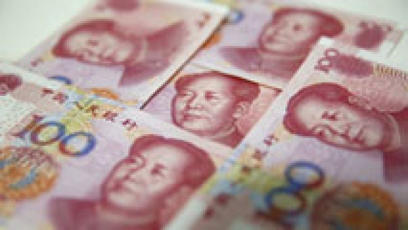 El banco central chino rebaja el cambio de referencia del yuan otro 1,62%