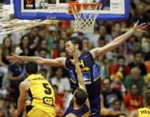 Telediario 1 - Victoria sufrida en el debut de España en la Ruta Ñ