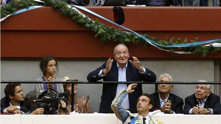 Enrique Ponce brinda un toro al rey Juan Carlos