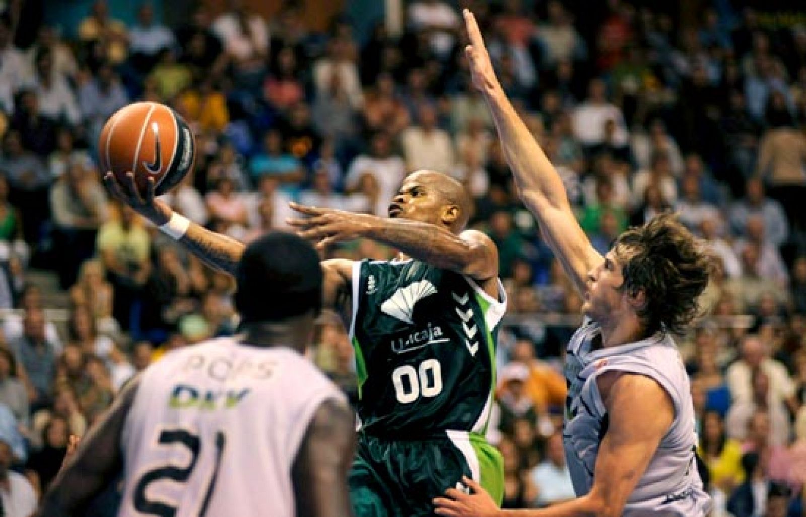 5ª jornada Liga ACB:Unicaja 76 - DKV Joventut 66 - Baloncesto en RTVE | Ver
