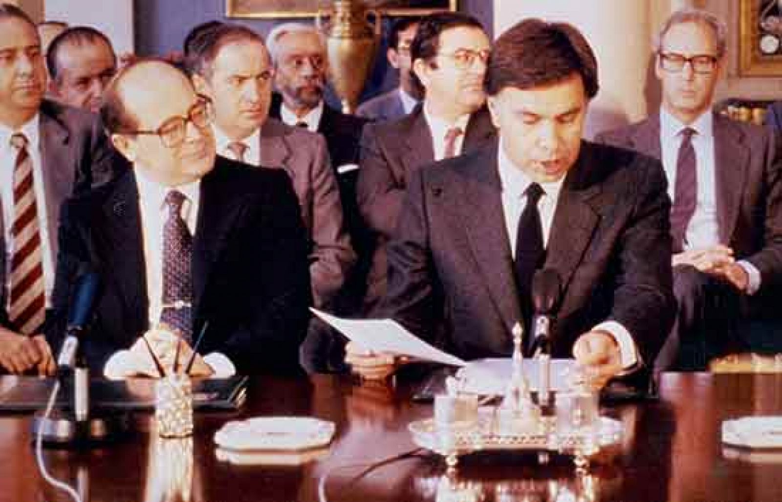 Cuevas, elegido presidente de la CEOE (1984)
