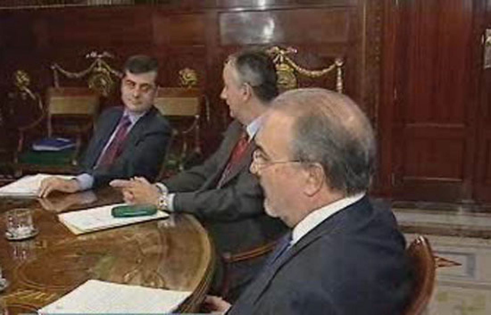 El Fondo de Adquisición de Activos Financieros hará a primera compra a bancos y cajas en noviembre | Ver