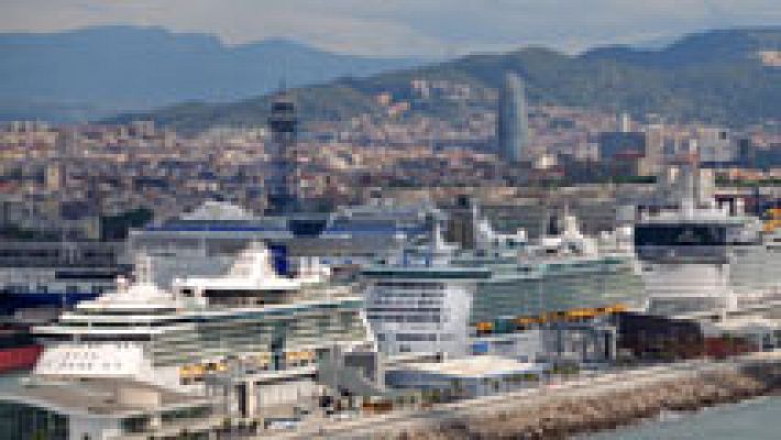 Telediario 1 - Crece un 5% la llegada de cruceros a Barcelona, por donde pasan 2 millones y medio de turistas al año